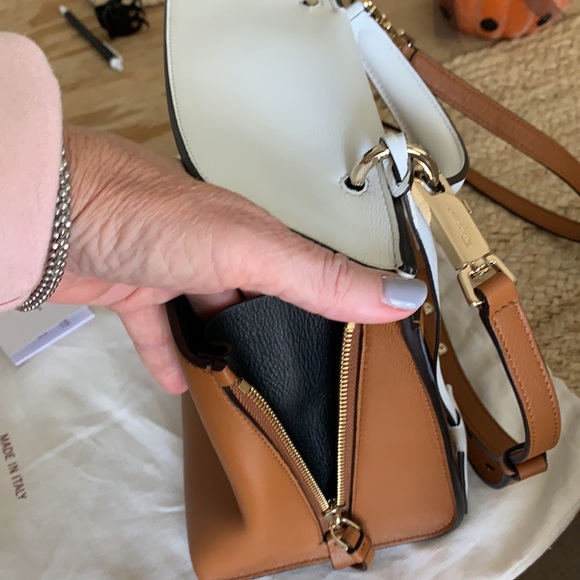 Handbag - Picture 4 of 6